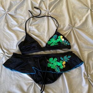 Roxy juniors L bikini, with multi changeable straps.